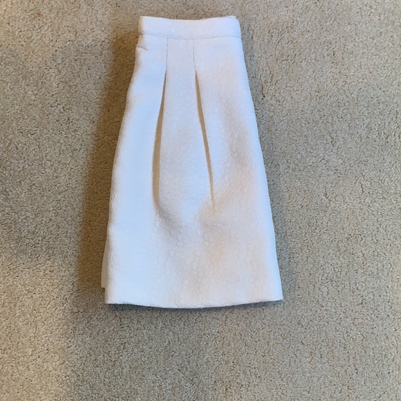 Aqua white skirt with flower print - Picture 6 of 6